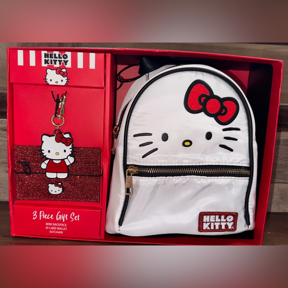 ✅ Super Cute 🥰 Hello Kitty 3 Piece Gift Set , includes Mini Backpack 🎒